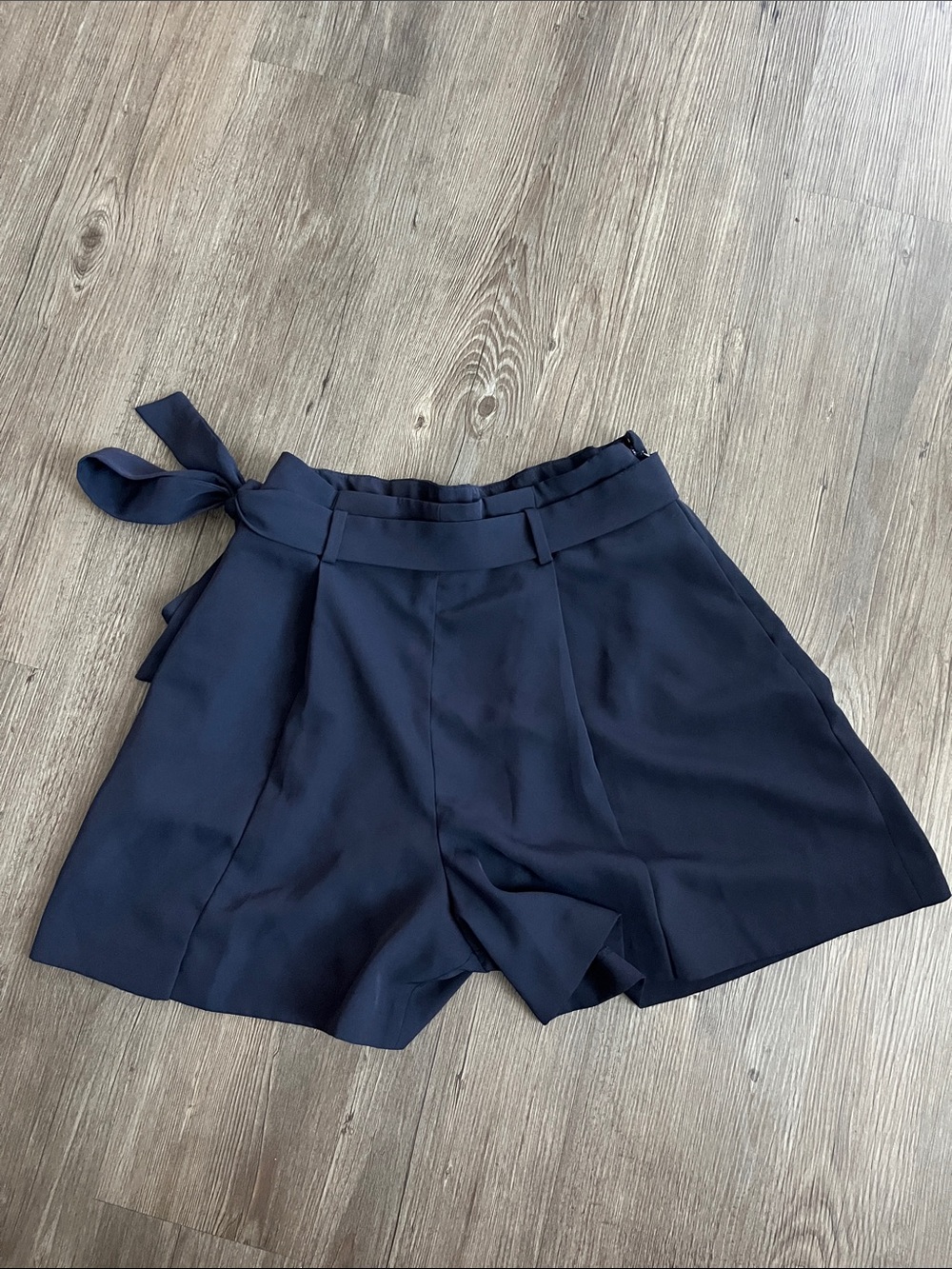 UNIQLO Tie-Belt High-Rise Bermuda Shorts